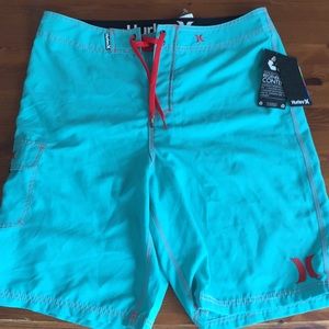 Hurley Men’s Swimsuit. Sz 33 w. New w tags